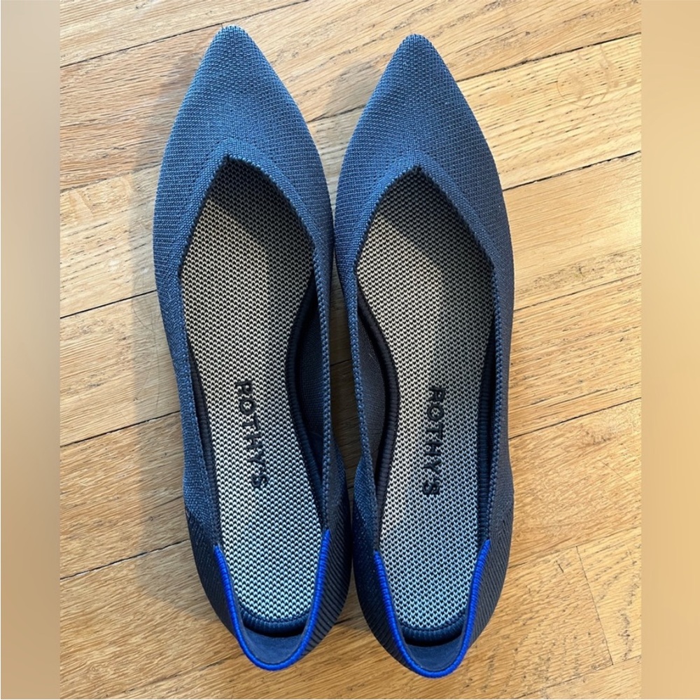 NWT Rothy’s Pointed Toe Flats in Navy Size 7.5